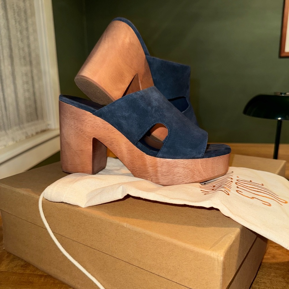 Charlotte Stone Suede Navy Blue peep toe size 7